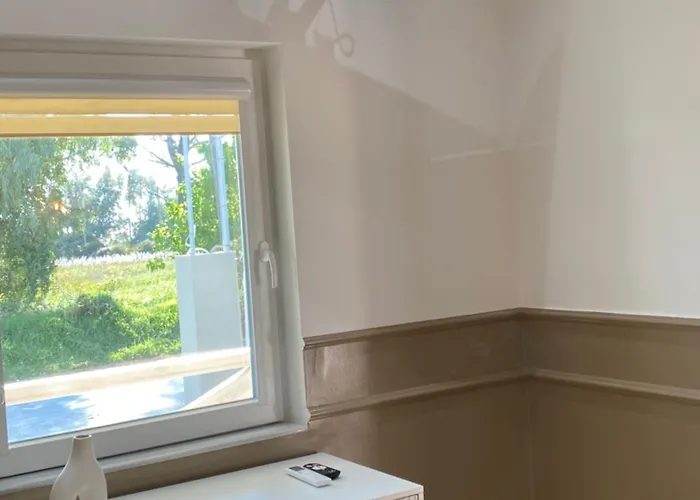 Via Polonia - Boutique Corfu 4*