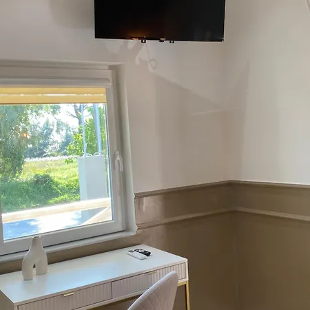 Via Polonia - Boutique Corfu 4*